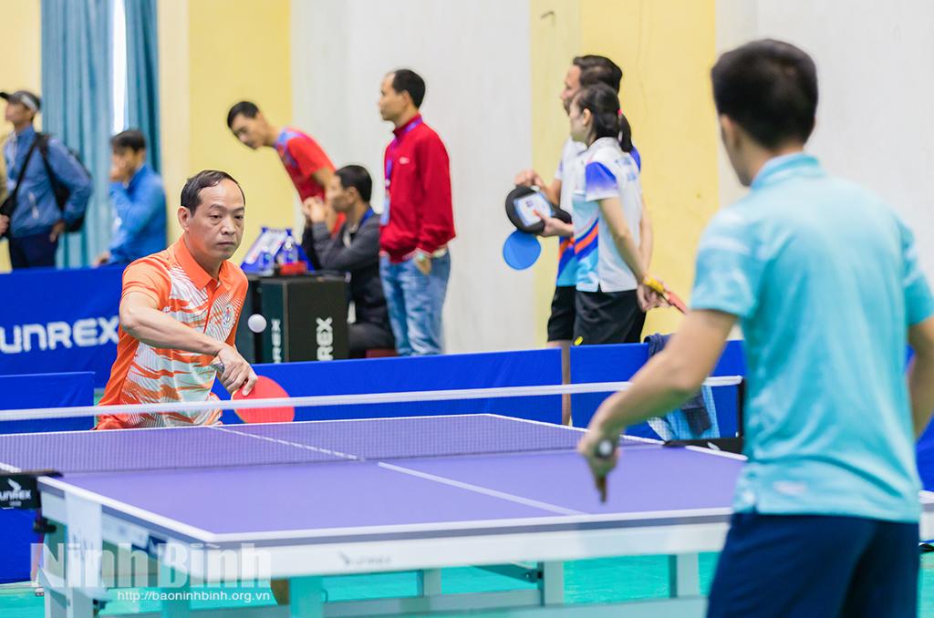 Các VĐV tham gia thi đấu bóng bàn nội dung đơn nam.