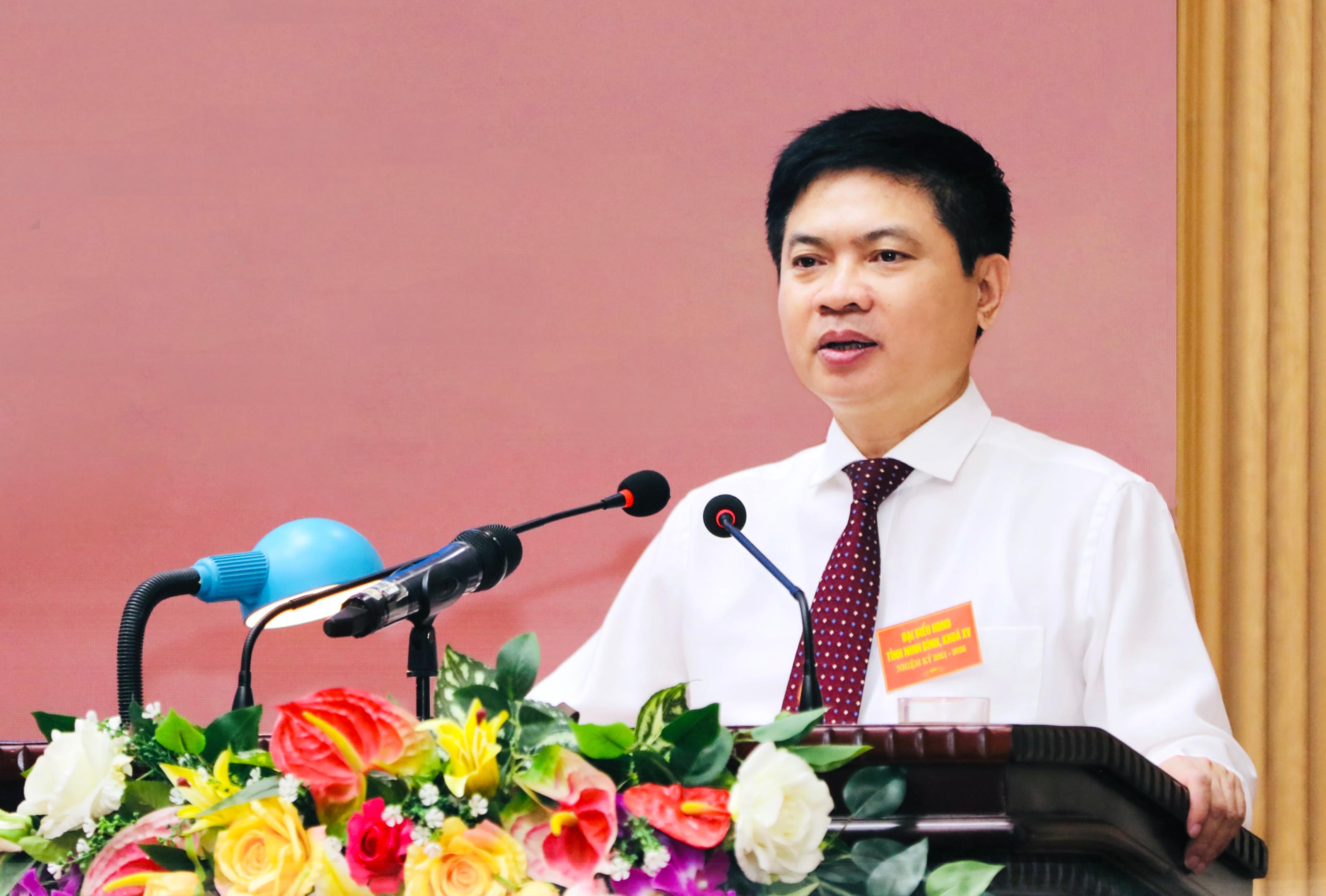 Tập trung trí tuệ, phát huy sức mạnh đoàn kết trong Nhân dân, xây dựng tỉnh Ninh Bình mới là một trong những trung tâm phát triển năng động, hiện đại, bền vững của vùng Đồng bằng Sông Hồng (*)