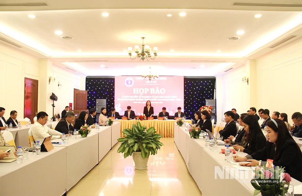 Quang cảnh buổi họp báo.