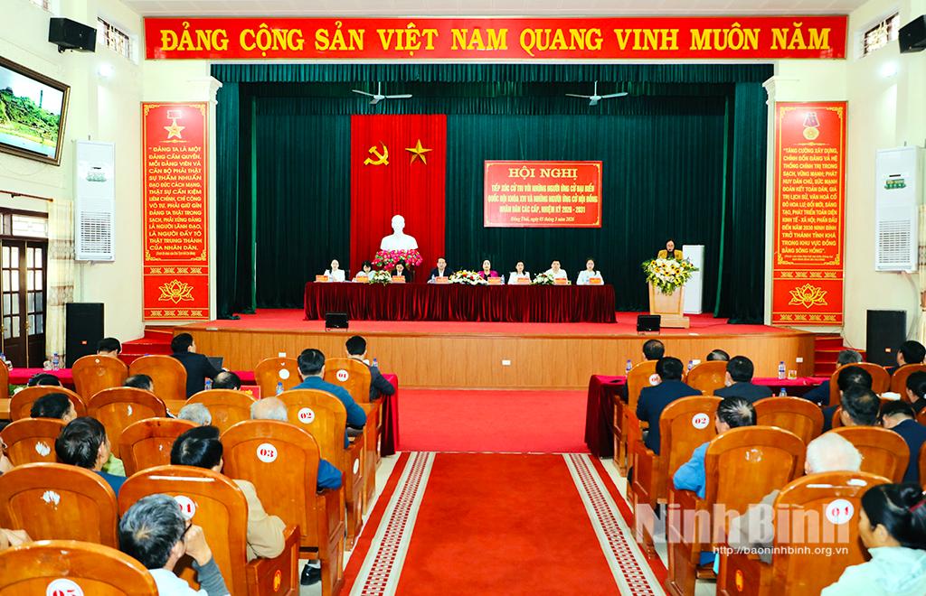 Quang cảnh hội nghị tiếp xúc cử tri xã Đồng Thái.