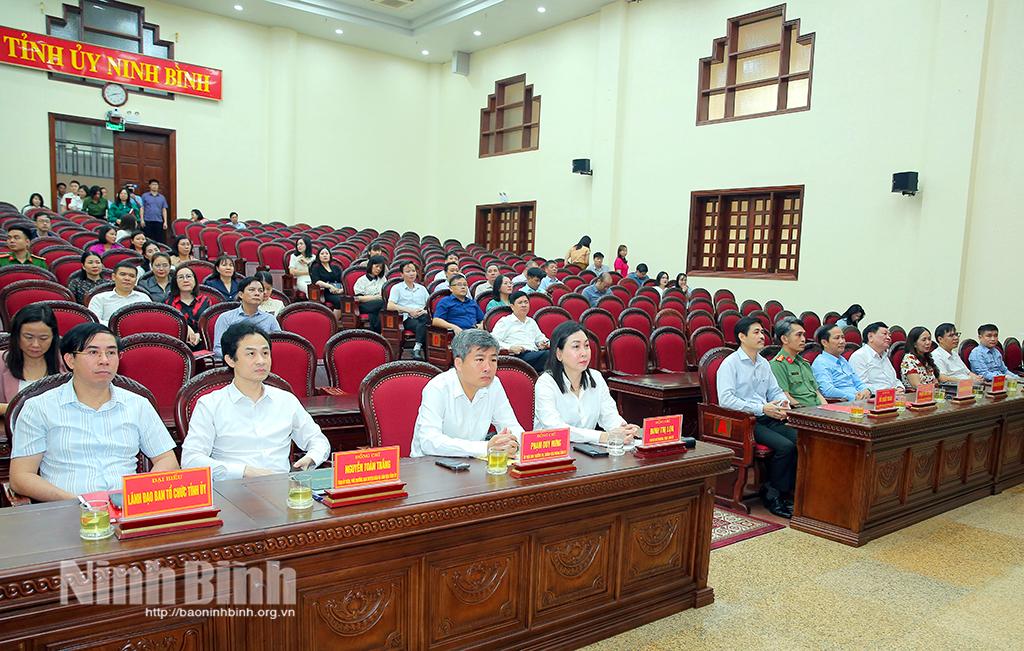 Các đại biểu dự hội nghị.