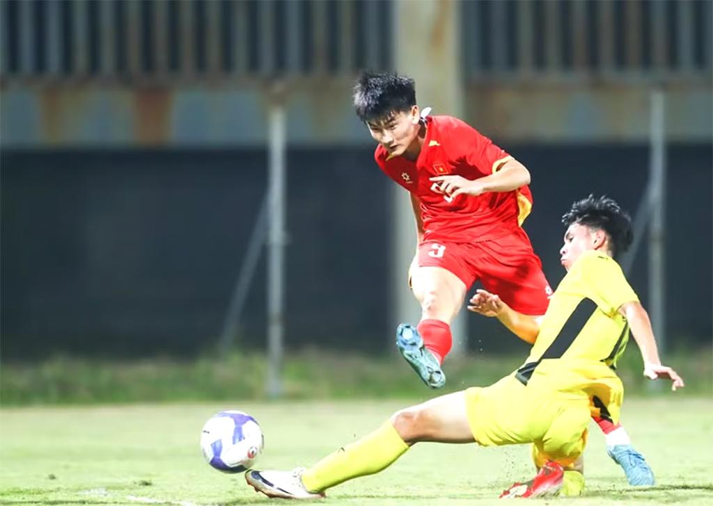 U17 Việt Nam (áo đỏ) thắng đậm ngày ra quân giải Đông Nam Á. (Nguồn: VFF)