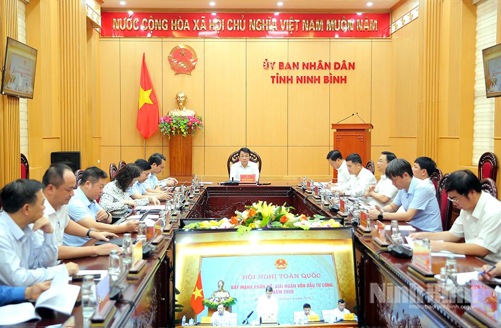 Các đại biểu dự hội nghị tại điểm cầu Nình Bình.