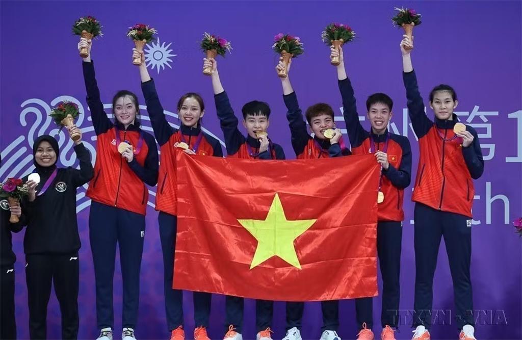 Đội tuyển cầu mây nữ Việt Nam giành huy chương vàng tại Asian Games 2023, tổ chức tại Indonesia (2023). Ảnh: TTXVN
