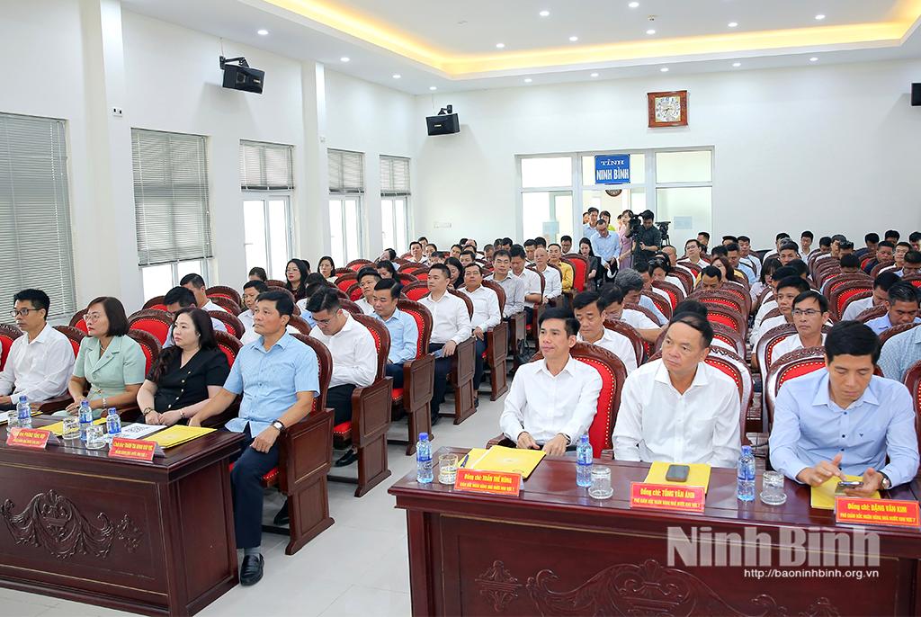 Các đại biểu dự hội nghị.