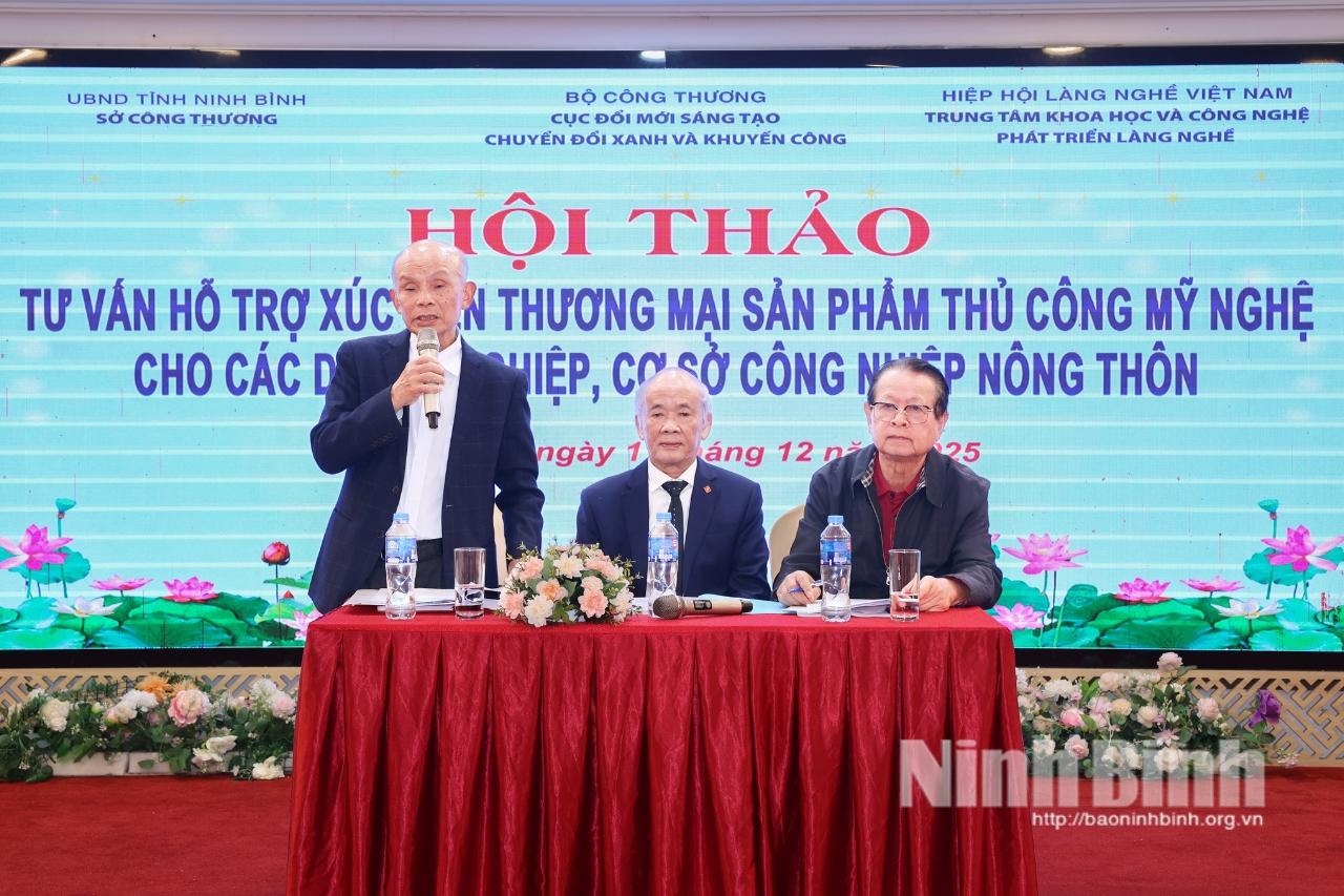 Lãnh đạo Hiệp hội Làng nghề Việt Nam chủ trì hội thảo.