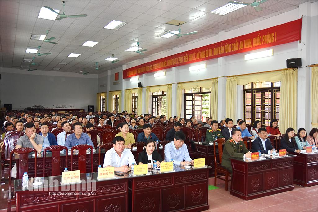 Các đại biểu dự hội nghị tiếp xúc cử tri với những người ứng cử đại biểu Quốc hội khóa XVI, nhiệm kỳ 2026-2031 tại phường Trường Thi.