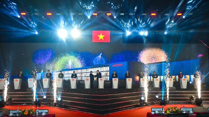 Việc khởi công Nhà máy chế tạo chip bán dẫn công nghệ cao là cột mốc quan trọng trong hành trình xây dựng năng lực công nghệ của Việt Nam, góp phần hiện thực hóa mục tiêu “Tự chủ công nghệ, vững bền tương lai." (Ảnh: Minh Sơn/Vietnam+)