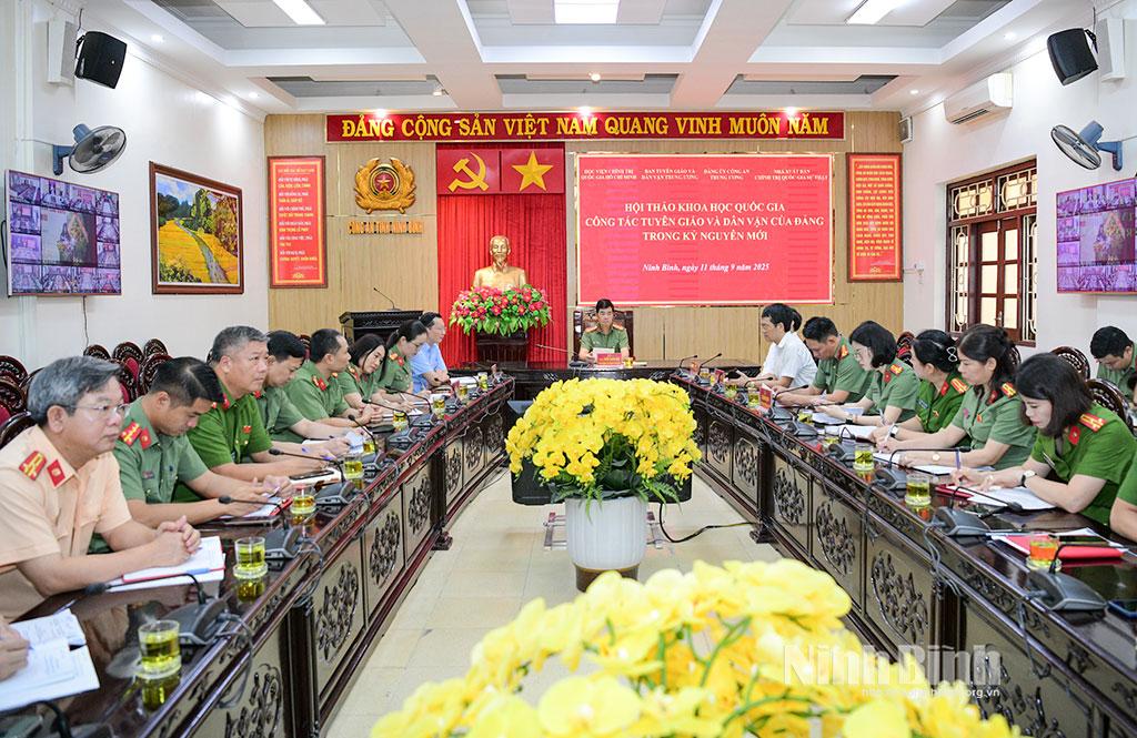Đại biểu dự Hội thảo tại điểm cầu Công an tỉnh Ninh Bình.