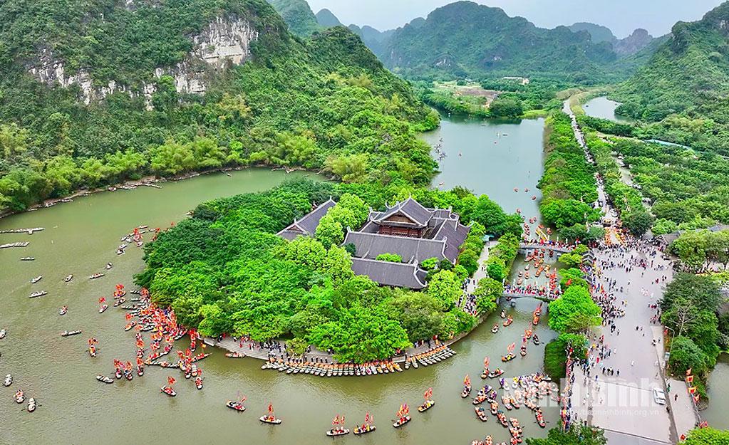 Khu du lịch sinh thái Tràng An (Quần thể danh thắng Tràng An) - Di sản Văn hoá và Thiên nhiên thế giới. Ảnh: Ngọc Linh