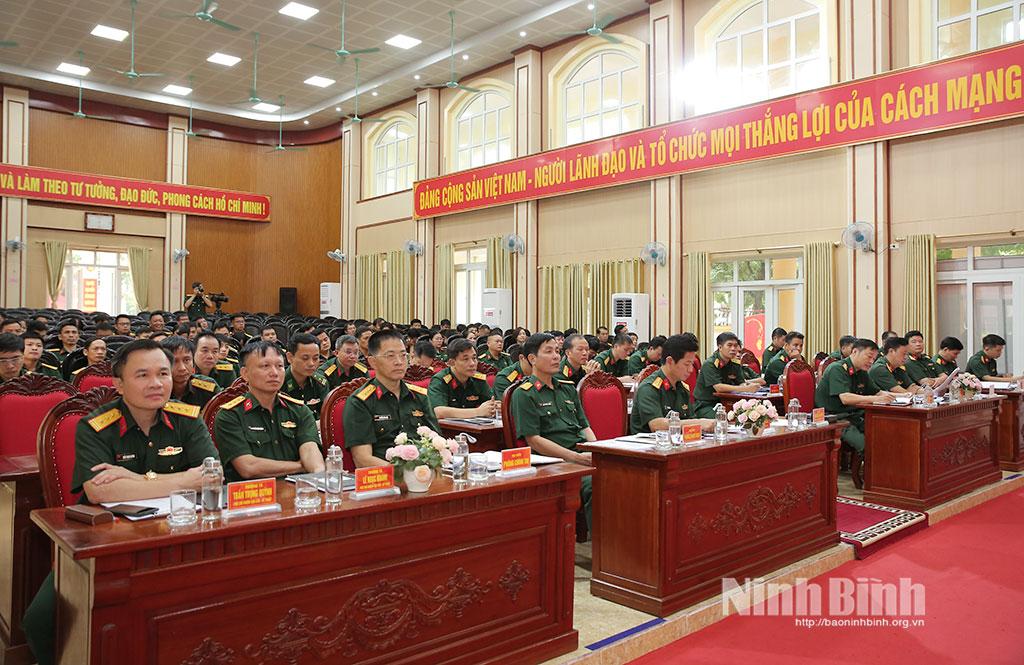 Các đại biểu dự hội nghị.