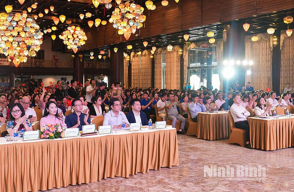 Các đại biểu dự vòng chung kết cuộc thi.