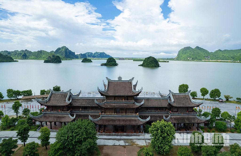 Toàn cảnh Khu du lịch Quốc gia Tam Chúc.