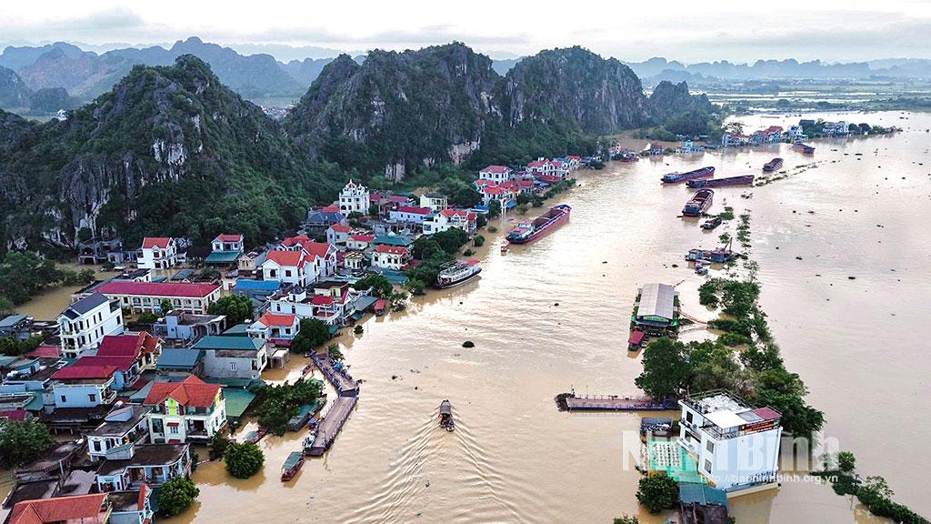 Lũ trên sông Hoàng Long.