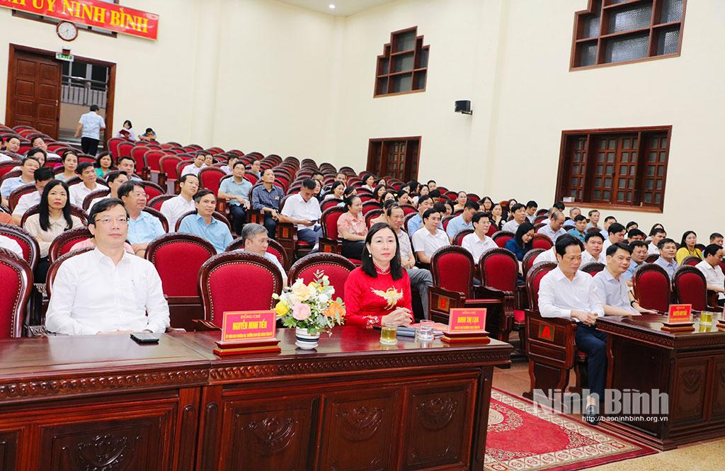 Các đại biểu dự buổi gặp mặt.