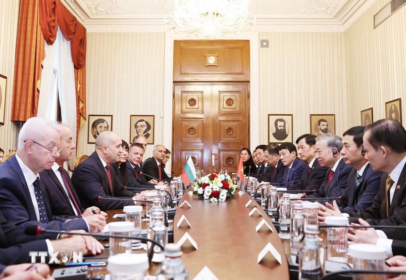 Tổng Bí thư Tô Lâm và Tổng thống Bulgaria Rumen Radev hội đàm chính thức. (Ảnh: Thống Nhất/TTXVN)
