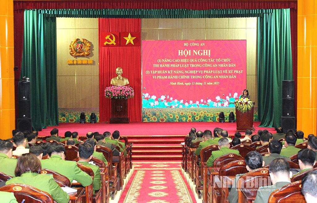 Quang cảnh hội nghị.