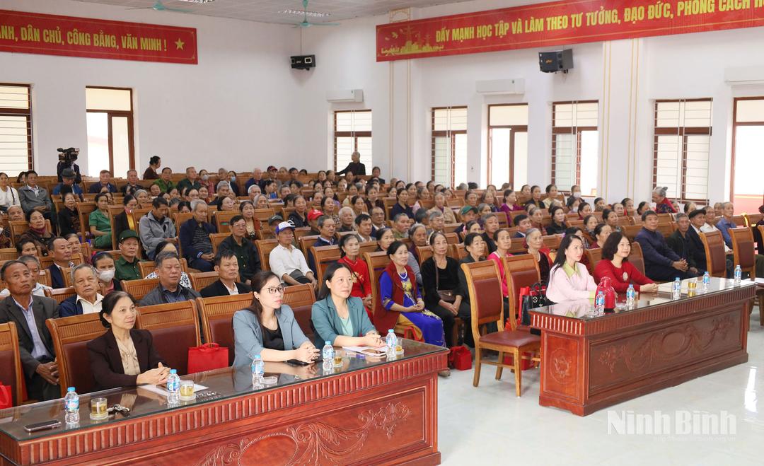 Các đại biểu tham dự hội nghị.