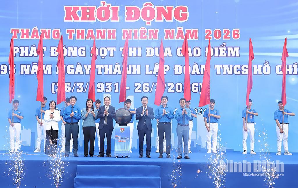 Các đại biểu thực hiện nghi thức khởi động Tháng Thanh niên năm 2026.