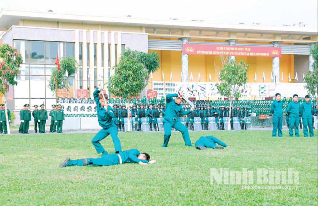 Cán bộ, chiến sĩ Ban Chỉ huy Phòng thủ khu vực 1 - Phù Vân ra quân huấn luyện, sẵn sàng chiến đấu năm 2026.
