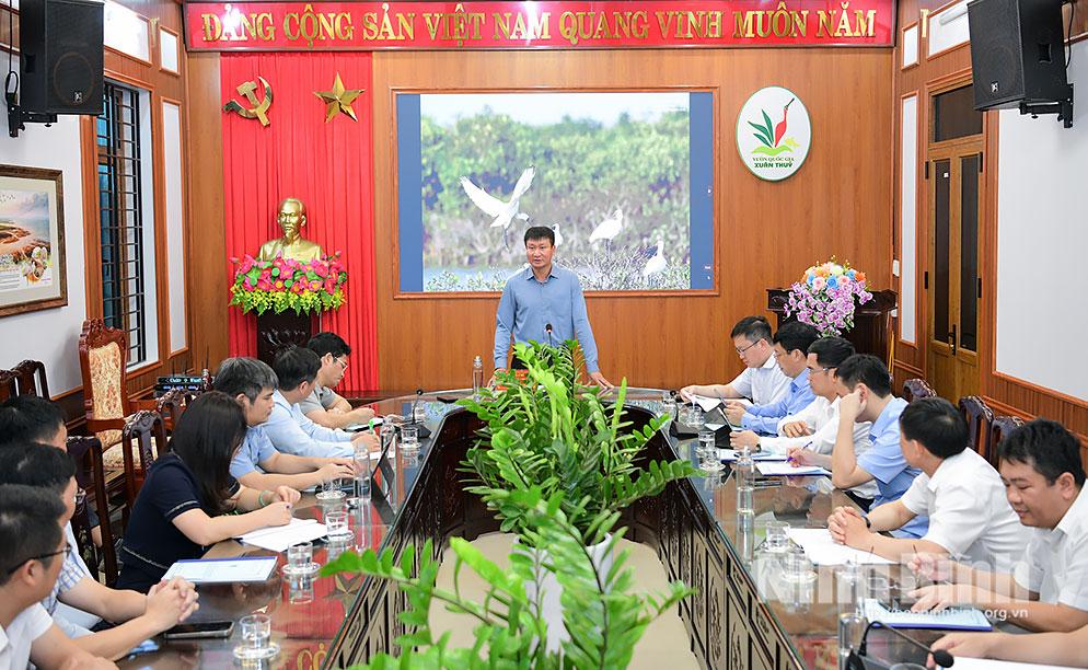 Quang cảnh buổi làm việc.