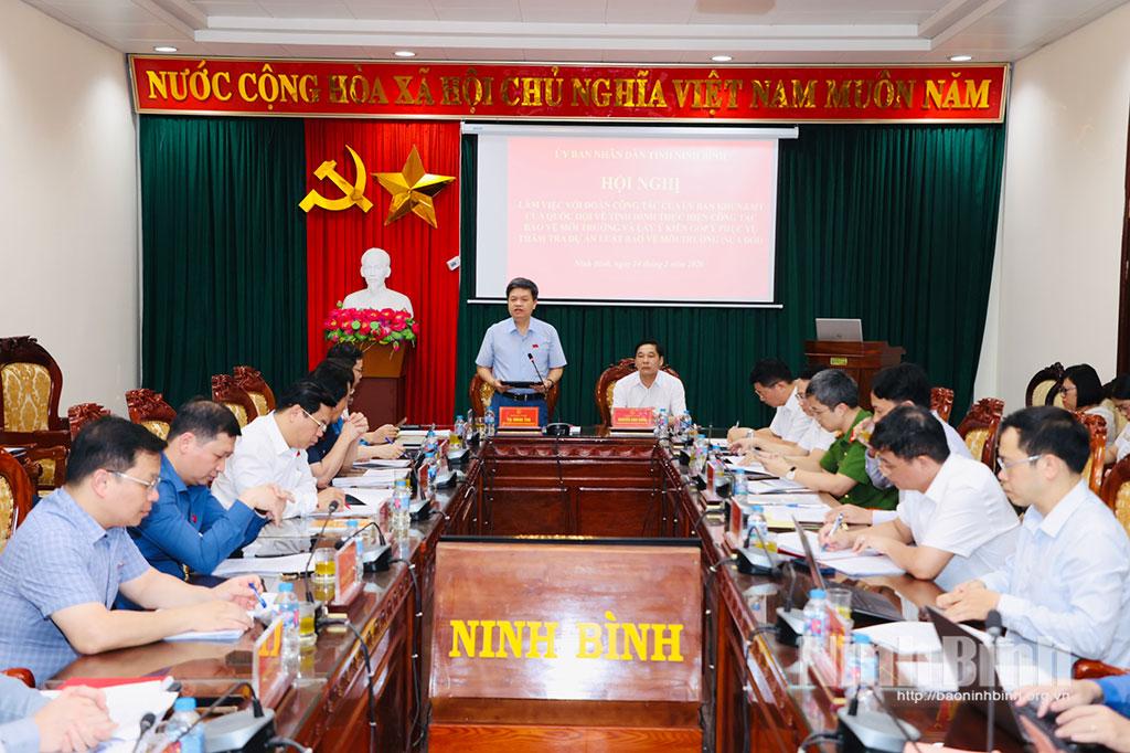 Quang cảnh buổi làm việc.
