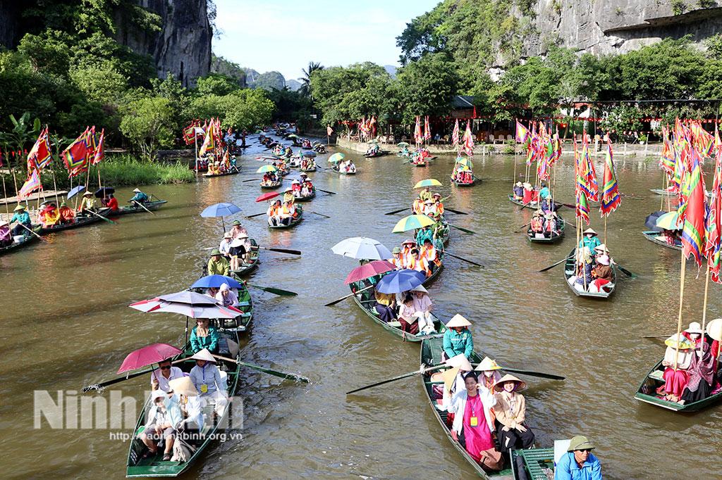 Lễ hội Sắc vàng Tam Cốc-Tràng An, điểm nhấn của Tuần Du lịch Ninh Bình 2026.