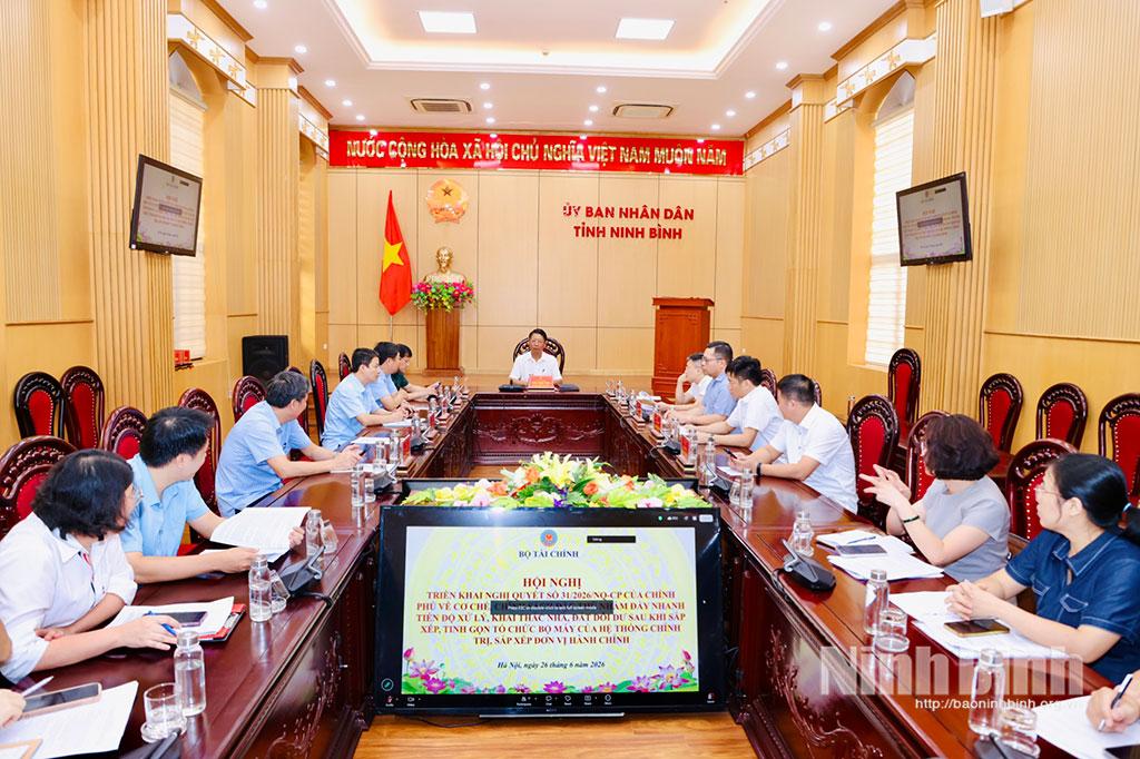 Quang cảnh hội nghị tại điểm cầu Ninh Bình.