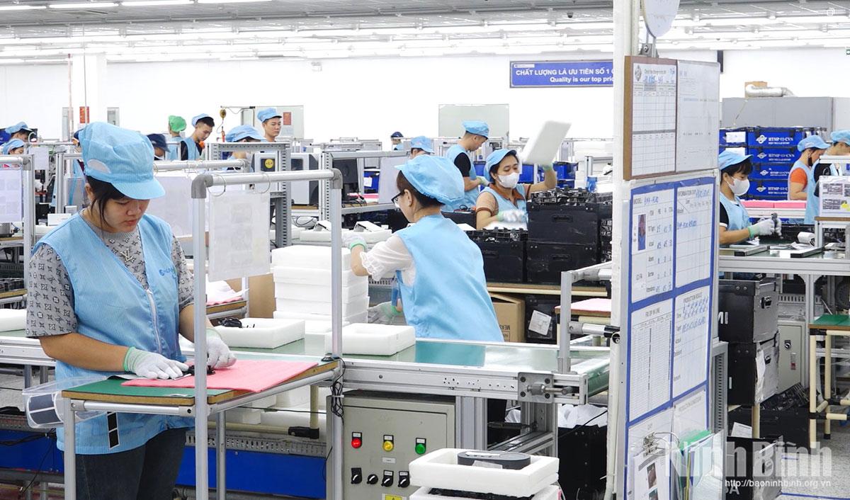 Công nghệ trí tuệ nhân tạo (AI) đang trở thành công cụ quan trọng, tiếp sức doanh nghiệp nâng cao hiệu quả và năng lực cạnh tranh trong thời đại số.