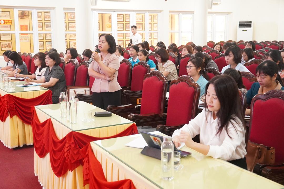 Các học viên tham dự lớp tập huấn tại phường Nam Định.