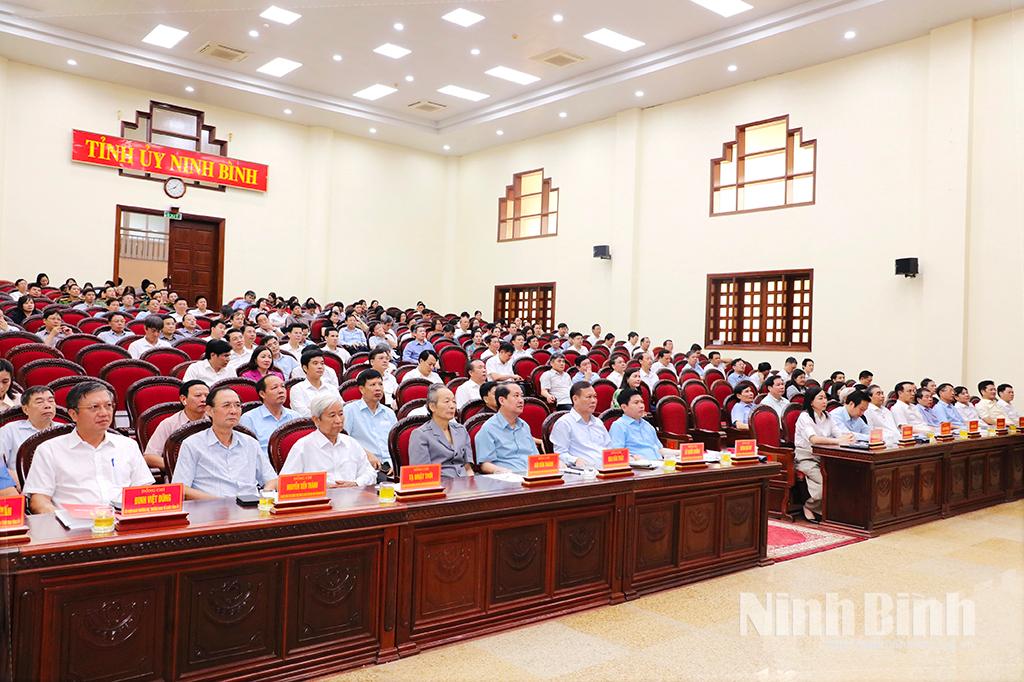 Các đại biểu dự hội nghị tại điểm cầu Tỉnh uỷ Ninh Bình. Ảnh: Đức Lam.