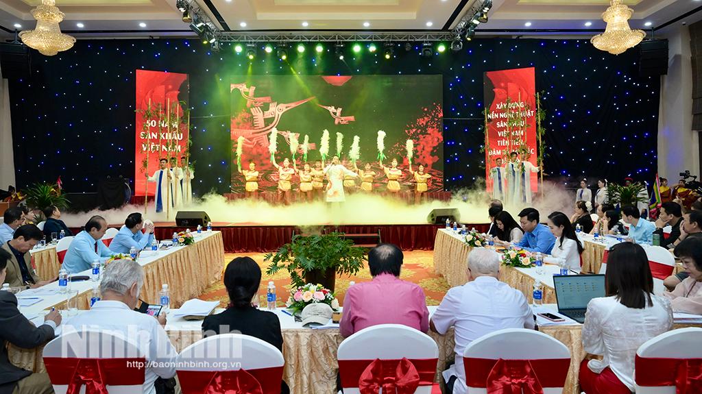 Quang cảnh Hội thảo "50 năm chặng đường đổi mới của Nghệ thuật Sân khấu Việt Nam (1975-2025).