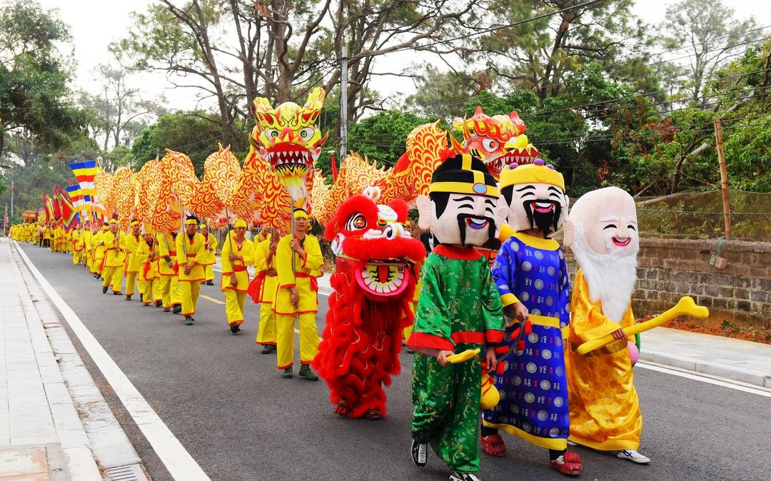 Lễ rước nước - một trong những nghi lễ được phục dựng với sự tham gia của cộng đồng dân cư. Ảnh: THÀNH CHUNG