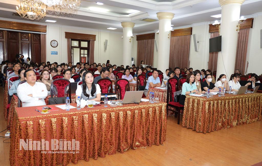 Các đại biểu tham dự lớp tập huấn.