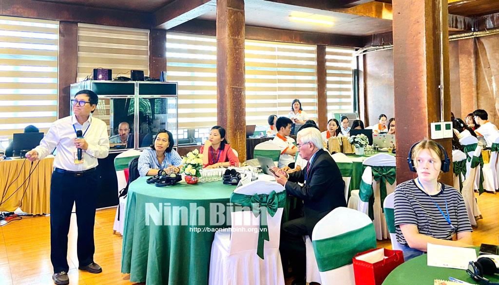 Các chuyên gia chia sẻ tại tọa đàm.