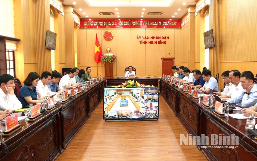 Các đại biểu dự hội nghị trực tuyến tại điểm cầu tỉnh Ninh Bình.