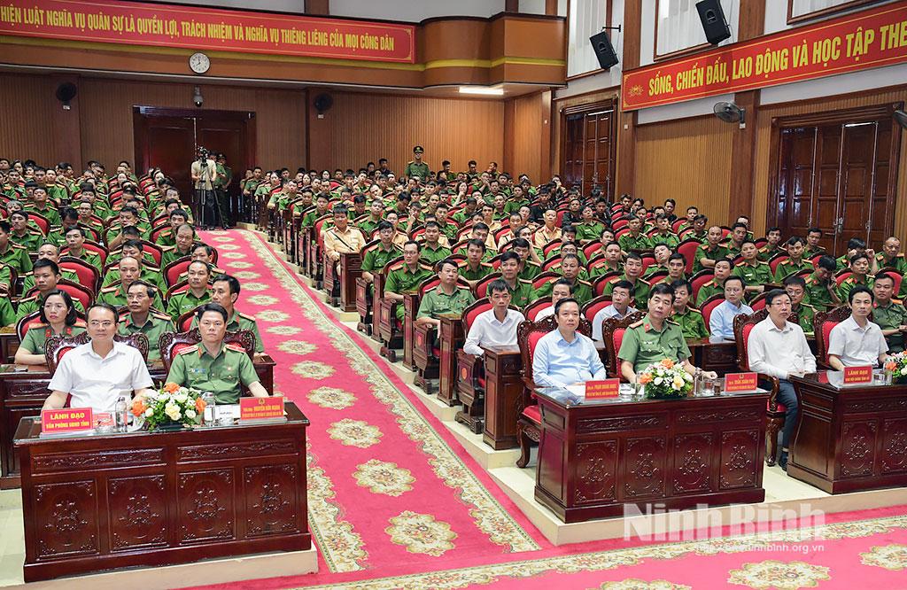 Các đại biểu dự hội nghị.