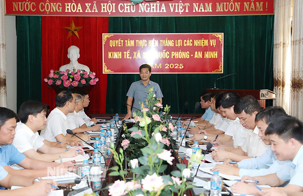 Quang cảnh buổi làm việc.