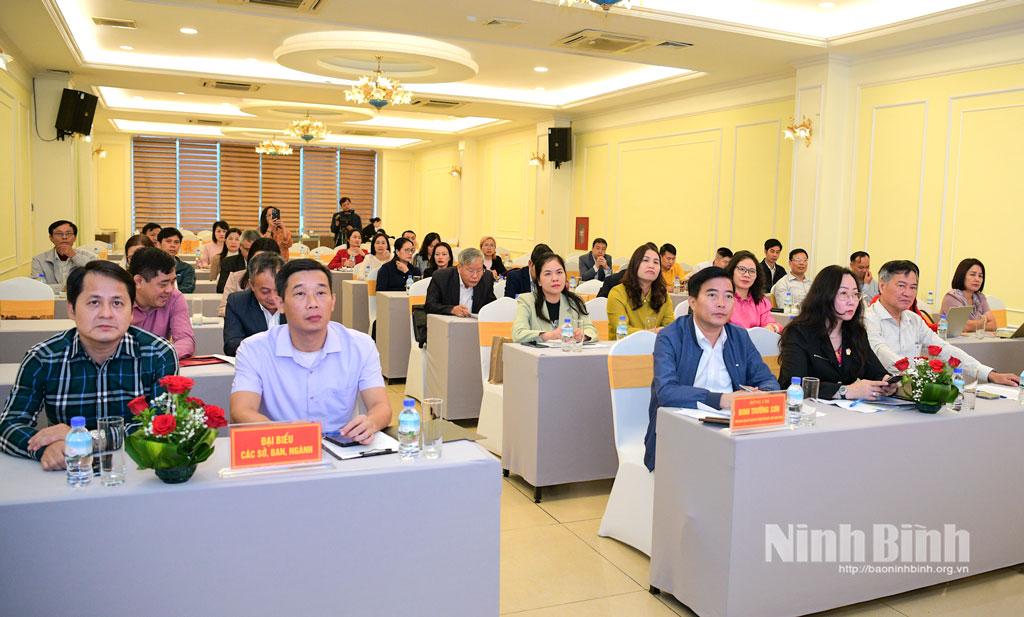 Các đại biểu dự hội nghị.