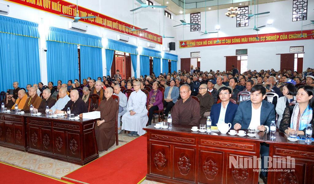 Các đại biểu dự chương trình.