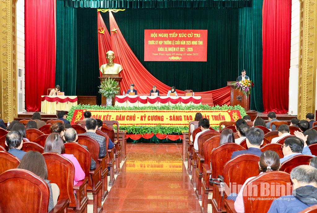 Quang cảnh buổi tiếp xúc.