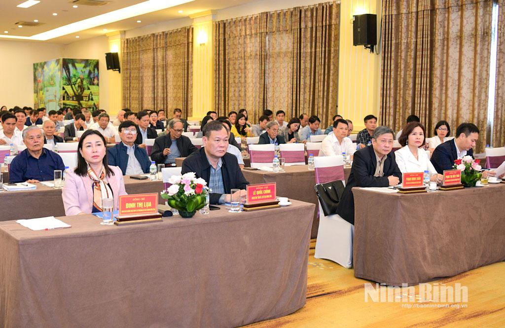 Các đại biểu dự hội nghị.