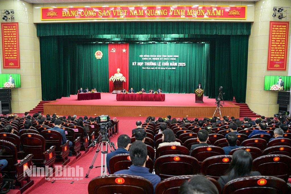 Kỳ họp thường lệ cuối năm 2025 - HĐND tỉnh khóa XV: Tiến hành chất vấn, trả lời chất vấn