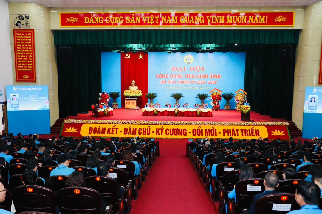Quang cảnh Phiên làm việc thứ nhất Đại hội Công đoàn tỉnh Ninh Bình lần thứ I, nhiệm kỳ 2025-2030.