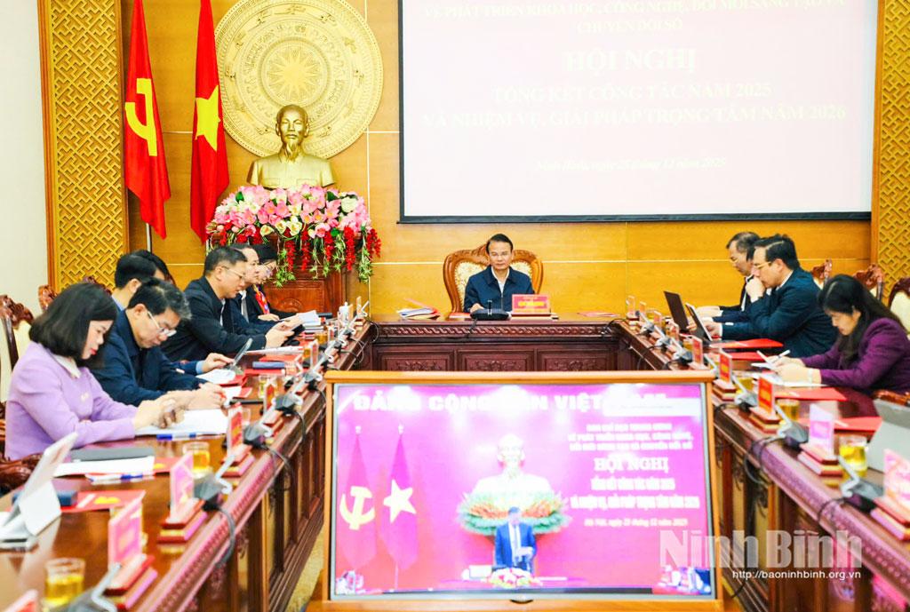 Các đại biểu dự hội nghị tại điểm cầu tỉnh Ninh Bình.