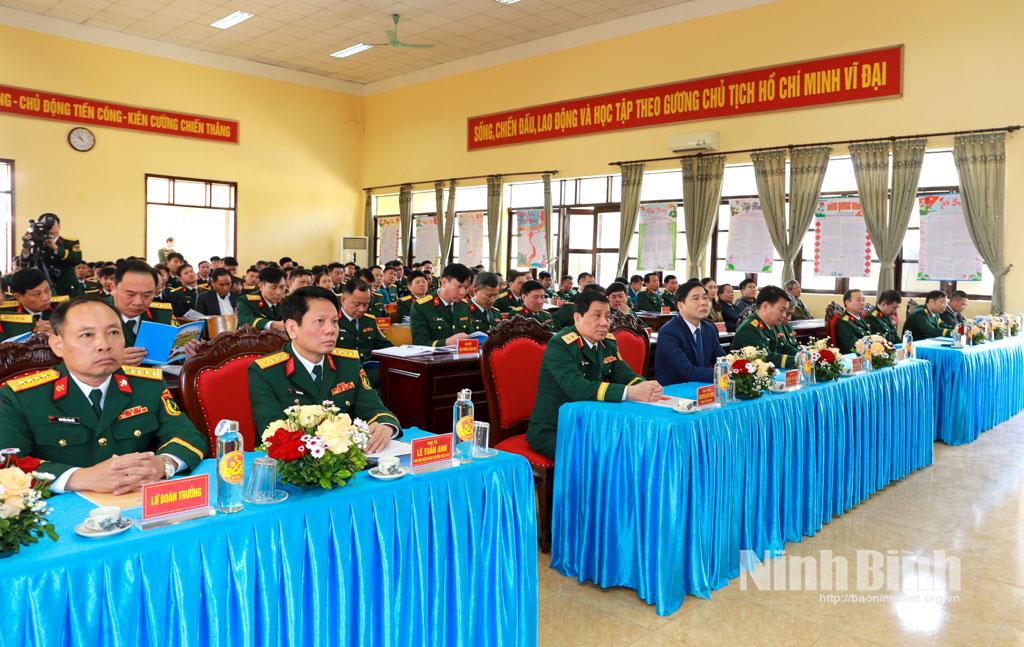 Các đại biểu dự buổi lễ.