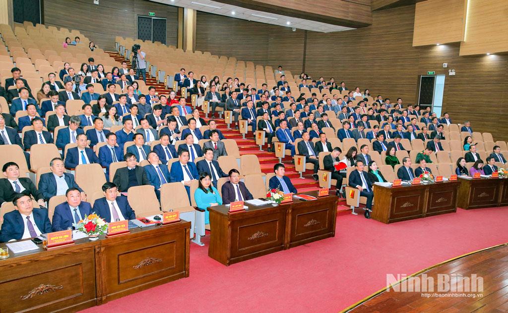 Các đại biểu dự hội nghị.