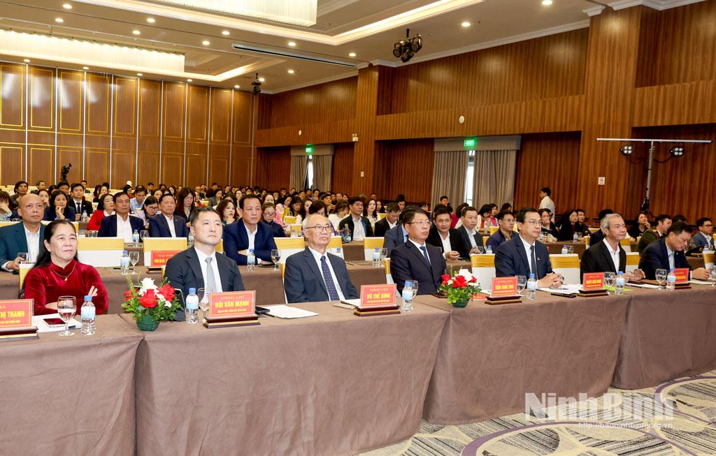 Các đại biểu dự hội nghị.