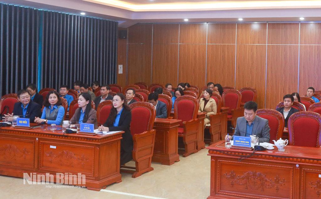 Các đại biểu dự hội nghị.