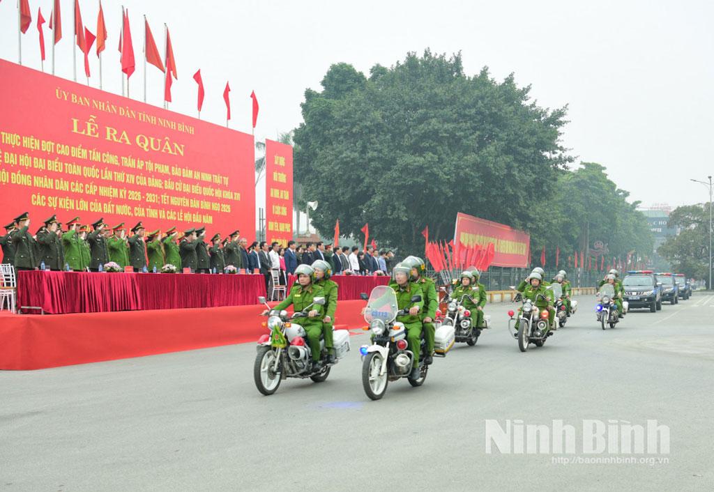 Công an tỉnh ra quân bảo đảm ANTT bảo vệ tuyệt đối an toàn Đại hội đại biểu toàn quốc lần thứ XIV của Đảng, Cuộc bầu cử đại biểu Quốc hội khóa XVI và đại biểu Hội đồng nhân dân các cấp, nhiệm kỳ 2026-2031. Ảnh: Trường Giang